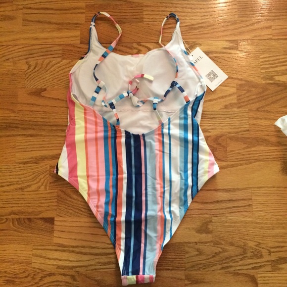 💙NWT Zaful Multicolored Swimsuit (Small)💙 - Picture 3 of 8